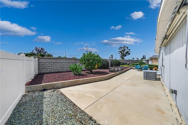 24600 Mountain Avenue 11, Hemet, CA 92544