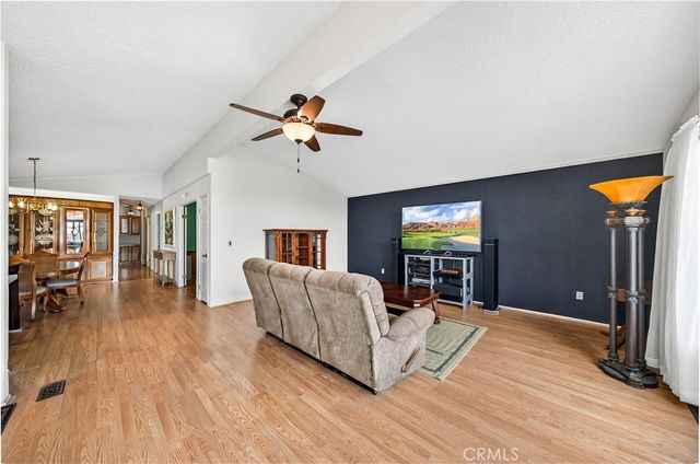 24600 Mountain Avenue 11, Hemet, CA 92544