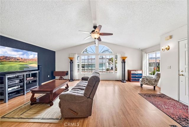 24600 Mountain Avenue 11, Hemet, CA 92544