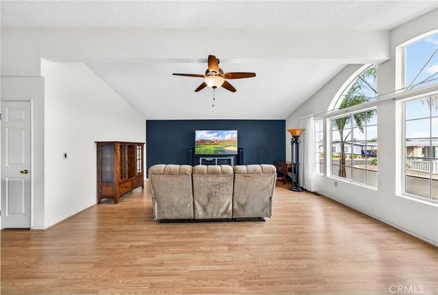 24600 Mountain Avenue 11, Hemet, CA 92544