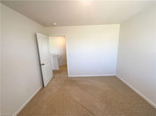 700 Hickory Point Drive, Lexington, NC 27292