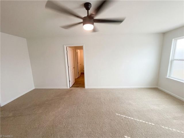 700 Hickory Point Drive, Lexington, NC 27292