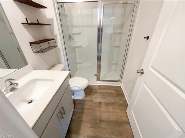 700 Hickory Point Drive, Lexington, NC 27292