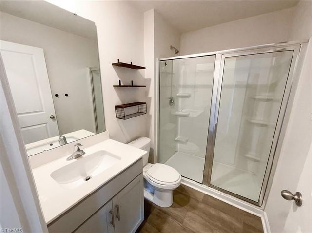 700 Hickory Point Drive, Lexington, NC 27292