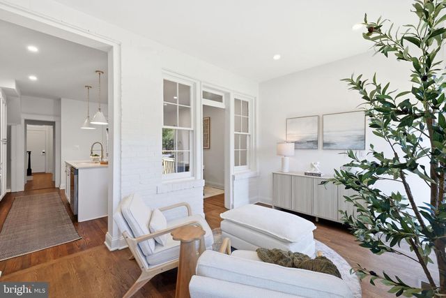413 HAMILTON ST NW, Washington, DC 20011