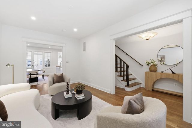 413 HAMILTON ST NW, Washington, DC 20011