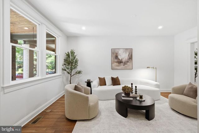 413 HAMILTON ST NW, Washington, DC 20011