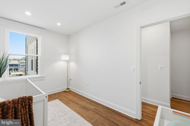 413 HAMILTON ST NW, Washington, DC 20011
