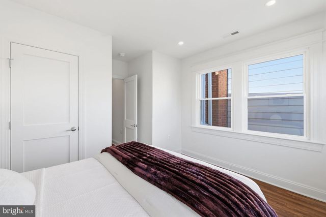 413 HAMILTON ST NW, Washington, DC 20011