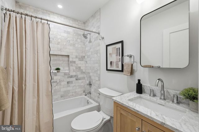 413 HAMILTON ST NW, Washington, DC 20011