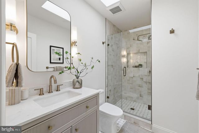 413 HAMILTON ST NW, Washington, DC 20011