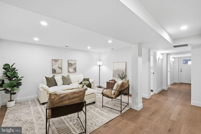 413 HAMILTON ST NW, Washington, DC 20011