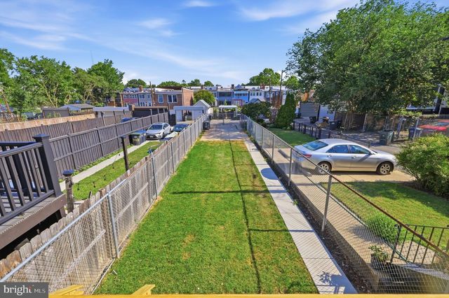 413 HAMILTON ST NW, Washington, DC 20011