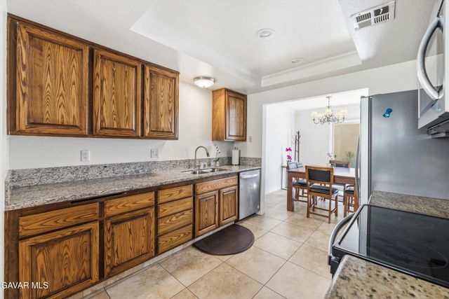 42841 15th Street Unit 6, Lancaster, CA 93534