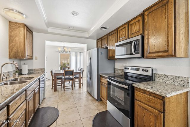 42841 15th Street Unit 6, Lancaster, CA 93534