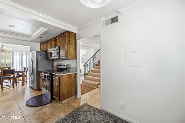 42841 15th Street Unit 6, Lancaster, CA 93534