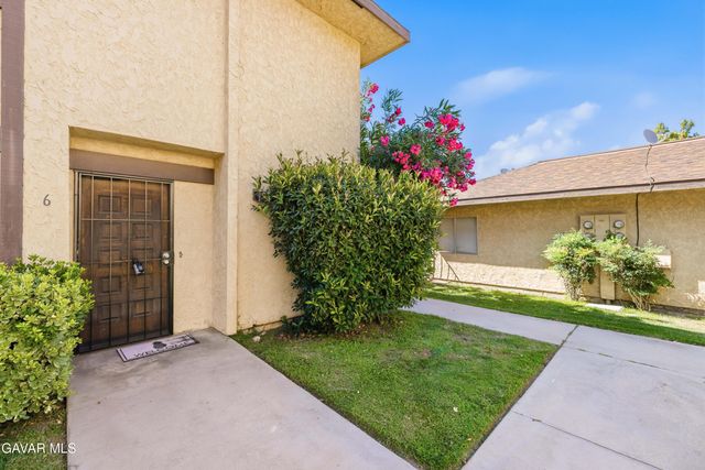 42841 15th Street Unit 6, Lancaster, CA 93534