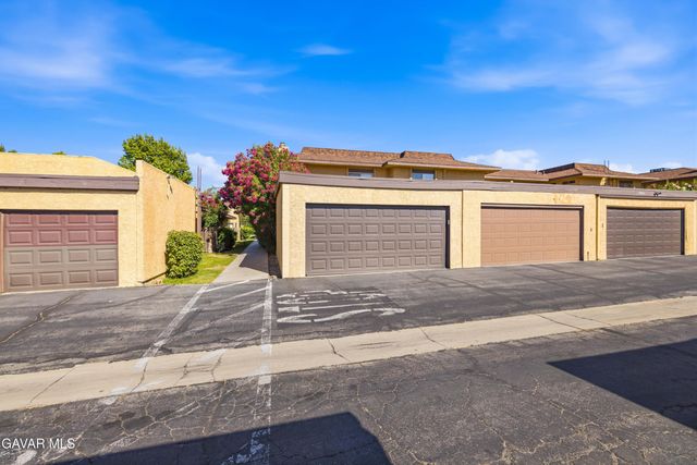 42841 15th Street Unit 6, Lancaster, CA 93534