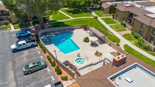 42841 15th Street Unit 6, Lancaster, CA 93534