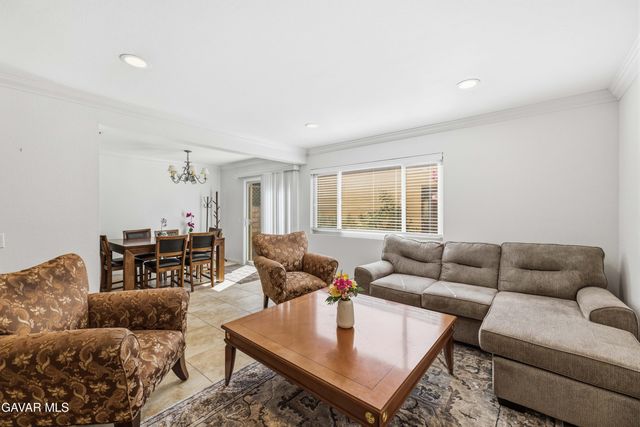 42841 15th Street Unit 6, Lancaster, CA 93534