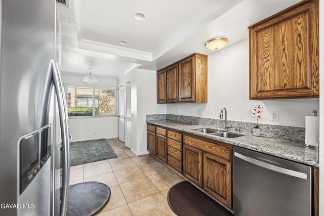 42841 15th Street Unit 6, Lancaster, CA 93534