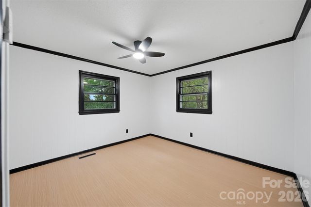 201 Cape Hickory Road, Hickory, NC 28601
