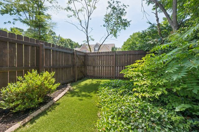 1901 Deep Woods Trl, Nashville, TN 37214