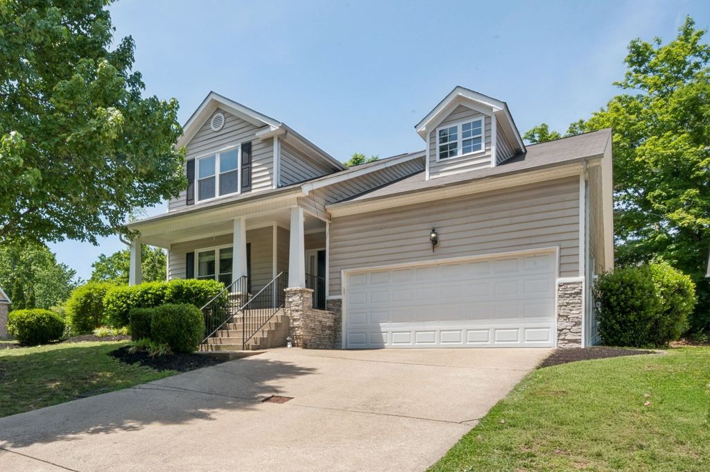 1901 Deep Woods Trl, Nashville, TN 37214