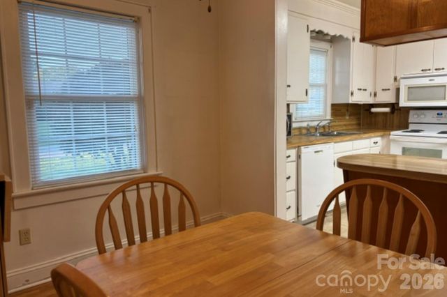 1404 23rd Avenue NE, Hickory, NC 28601