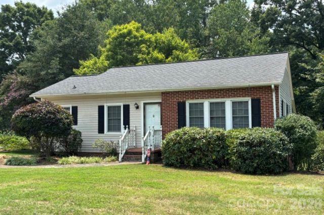 1404 23rd Avenue NE, Hickory, NC 28601