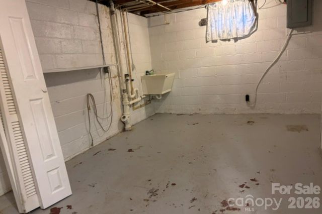 1404 23rd Avenue NE, Hickory, NC 28601