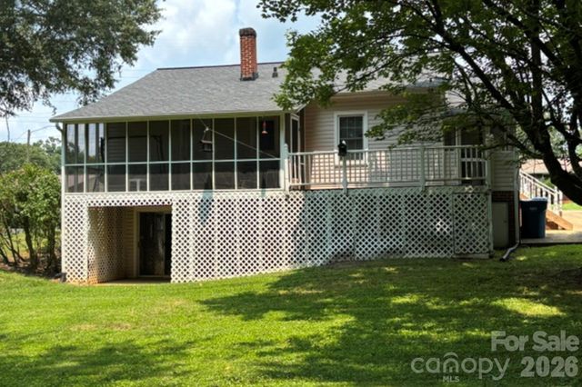 1404 23rd Avenue NE, Hickory, NC 28601