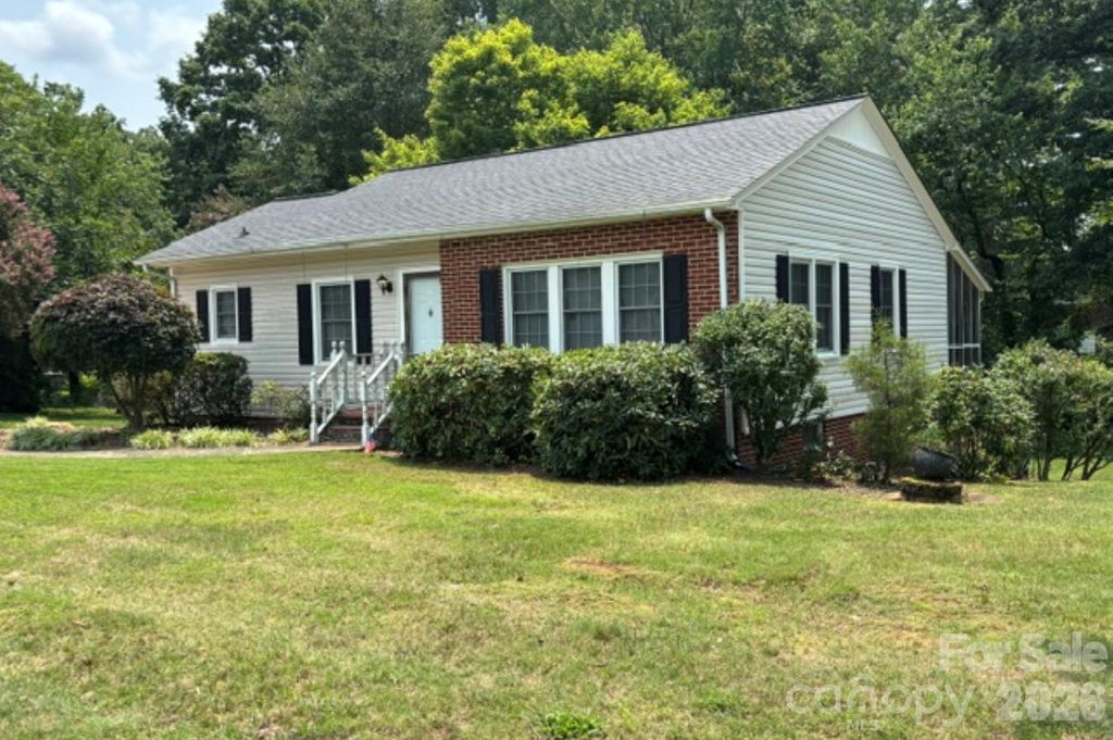 1404 23rd Avenue NE, Hickory, NC 28601