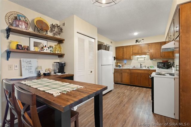 2402 Bishop Road, Jeffersonville, IN 47130