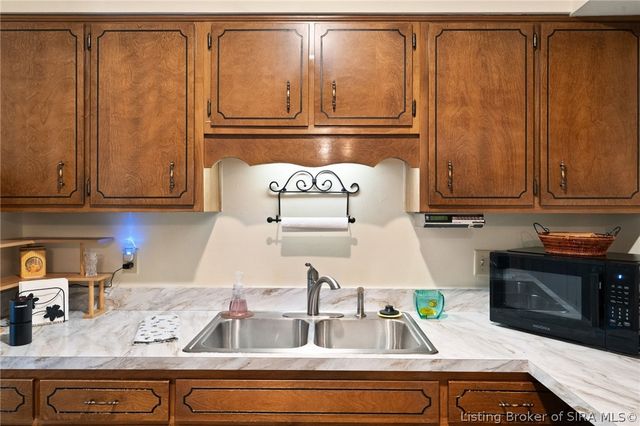 2402 Bishop Road, Jeffersonville, IN 47130