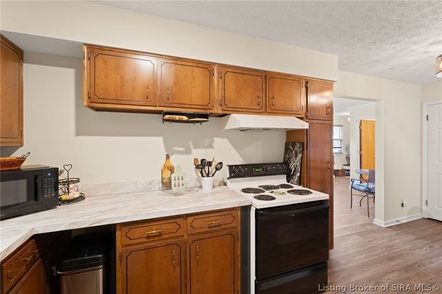 2402 Bishop Road, Jeffersonville, IN 47130
