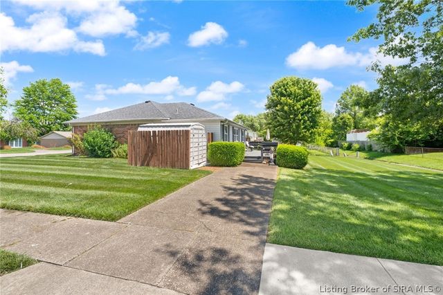 2402 Bishop Road, Jeffersonville, IN 47130