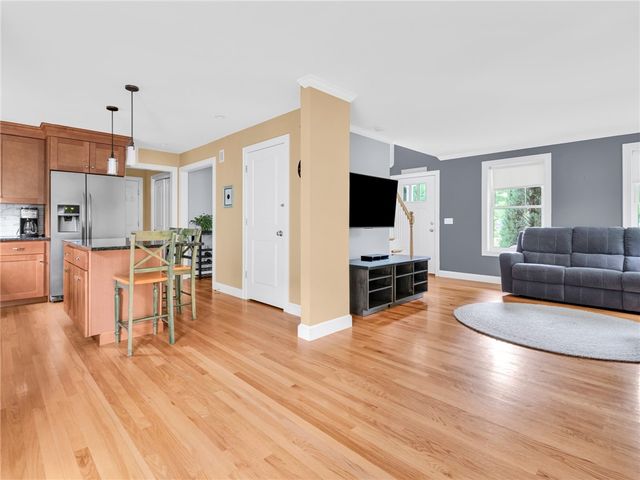 10 Victory Falls Road, Coventry, RI 02827