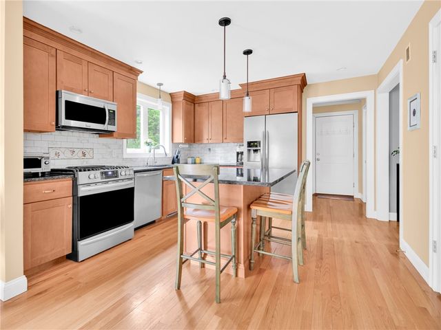 10 Victory Falls Road, Coventry, RI 02827