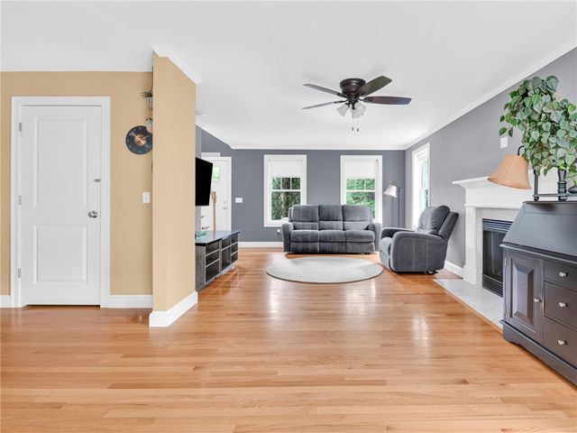 10 Victory Falls Road, Coventry, RI 02827