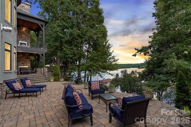 3255 Lake Pointe Drive, Belmont, NC 28012