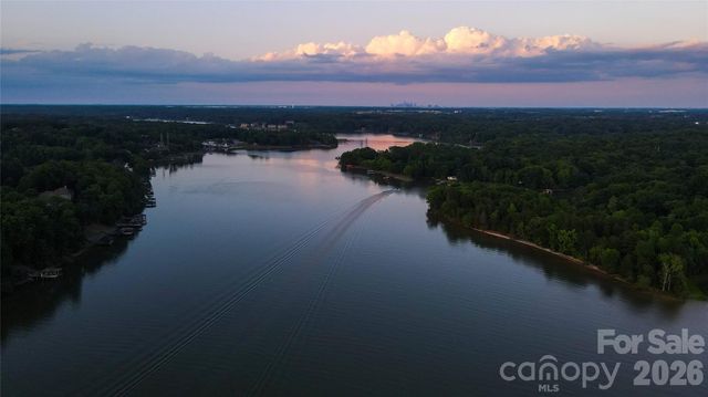 3255 Lake Pointe Drive, Belmont, NC 28012
