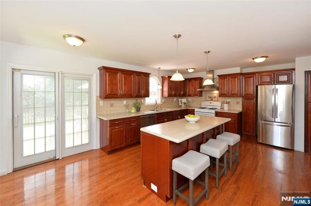 1641 Ardsley Court, Teaneck, NJ 07666