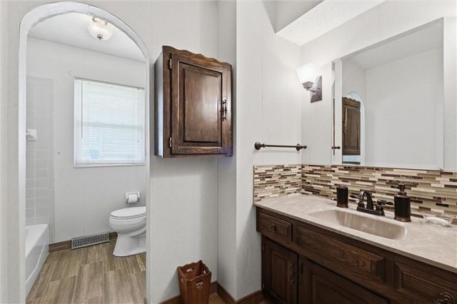 3300 S Phelps Road, Independence, MO 64055