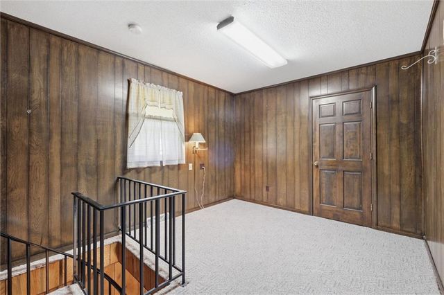 3300 S Phelps Road, Independence, MO 64055