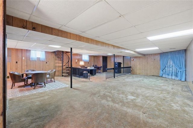 3300 S Phelps Road, Independence, MO 64055