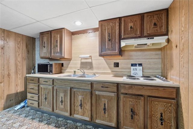3300 S Phelps Road, Independence, MO 64055
