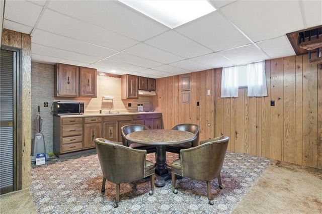 3300 S Phelps Road, Independence, MO 64055