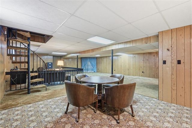 3300 S Phelps Road, Independence, MO 64055