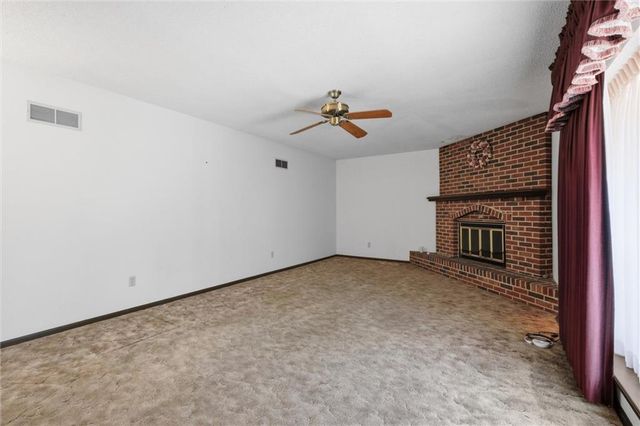 3300 S Phelps Road, Independence, MO 64055